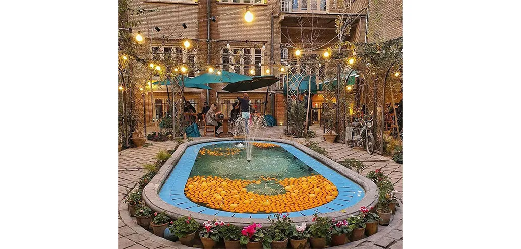 کافه رستوران روباز در تهران